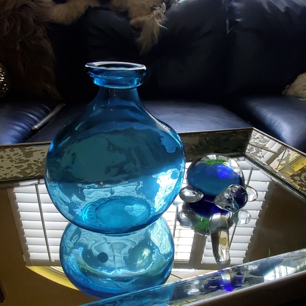 Hand blown glass vase